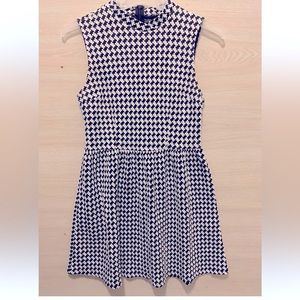 Cute mini dress black and white smile small